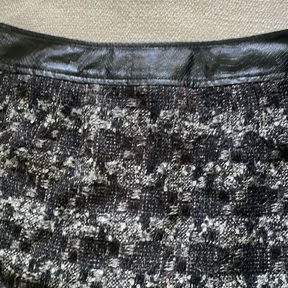 Tory Burch Classic Boucle Miniskirt - Picture 2 of 6